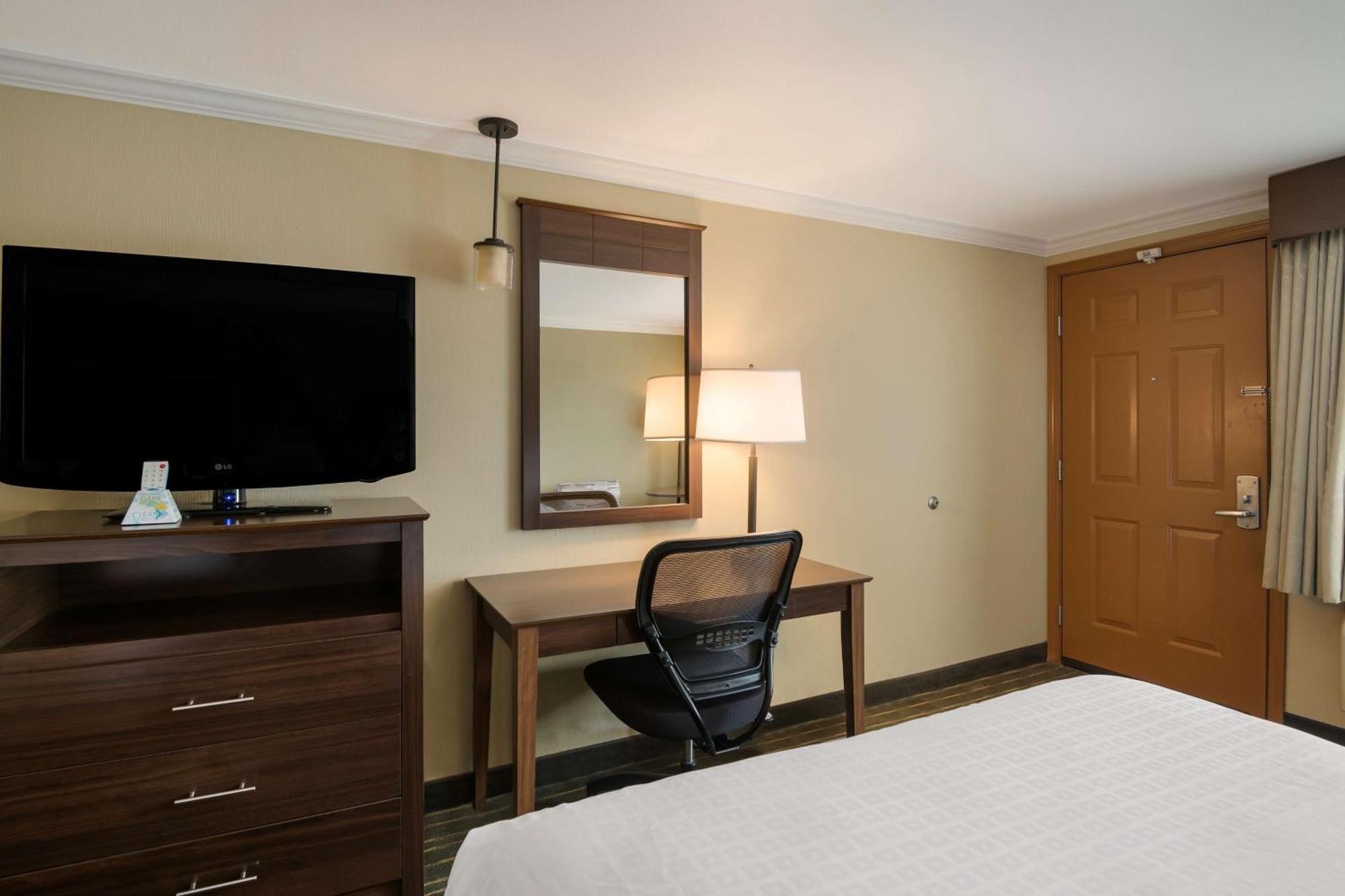 Best Western Holiday Hotel Coos Bay Bagian luar foto