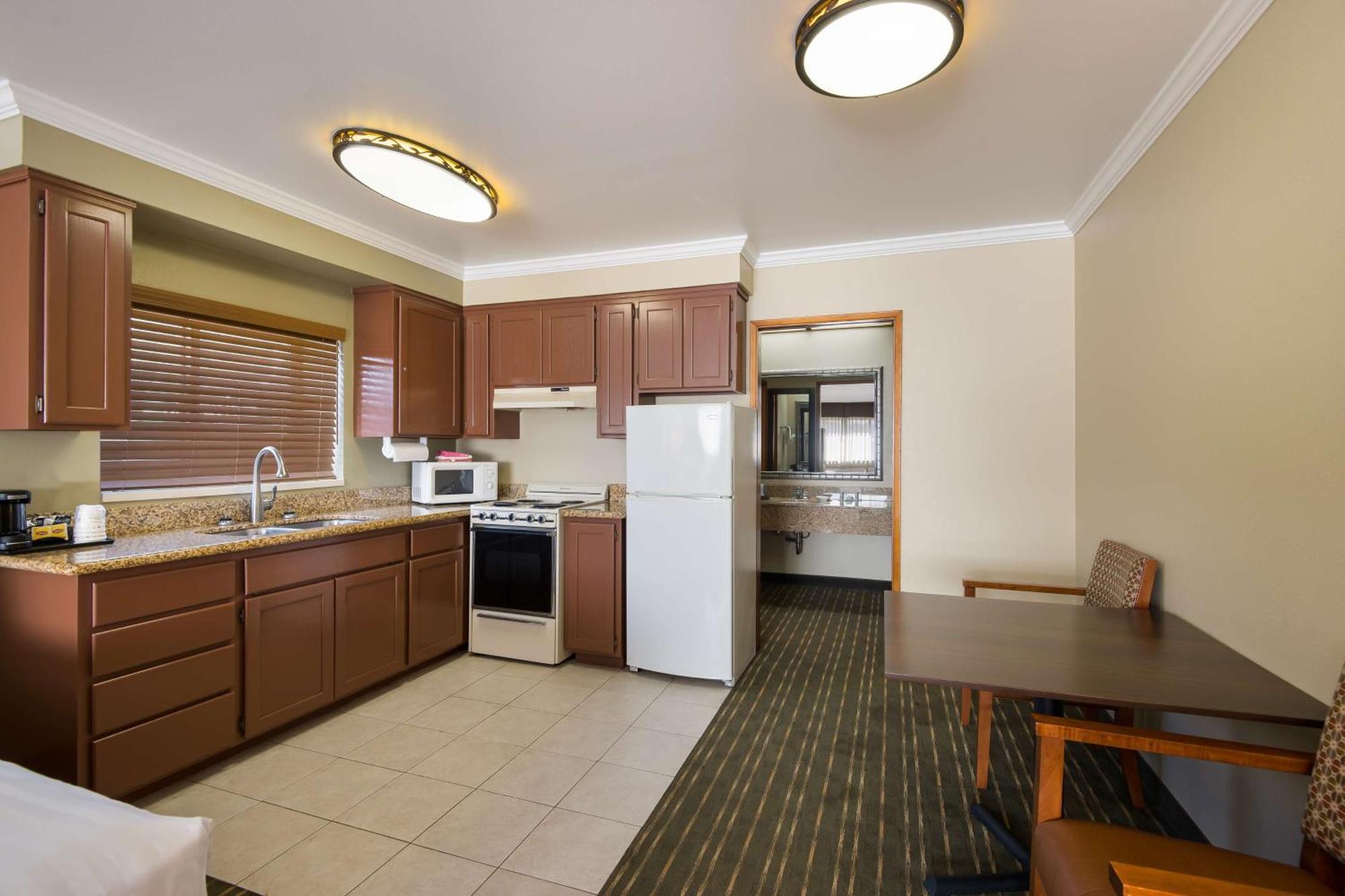 Best Western Holiday Hotel Coos Bay Bagian luar foto