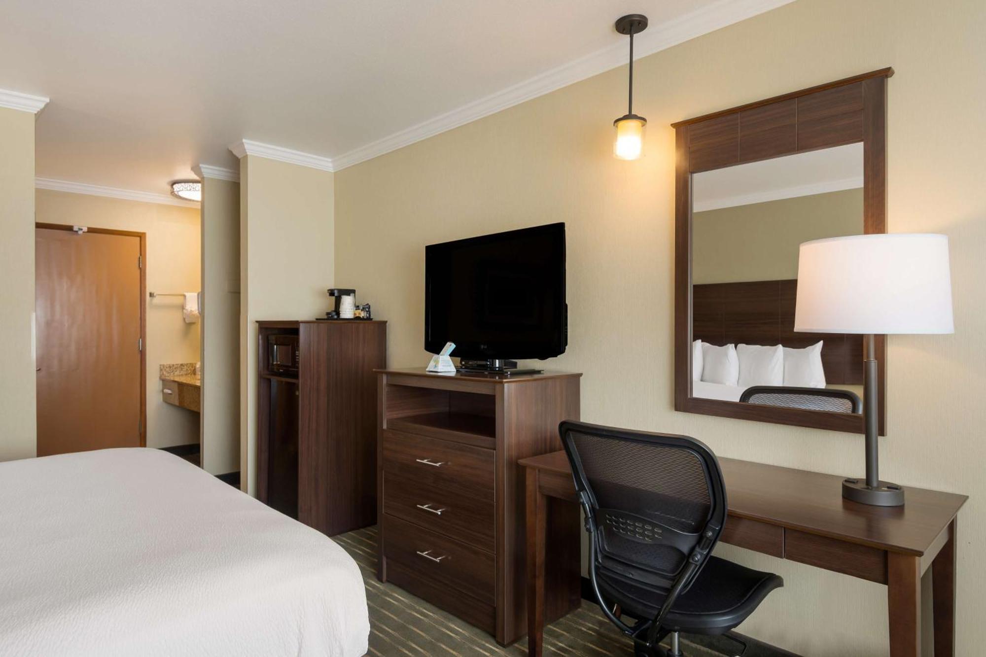 Best Western Holiday Hotel Coos Bay Bagian luar foto