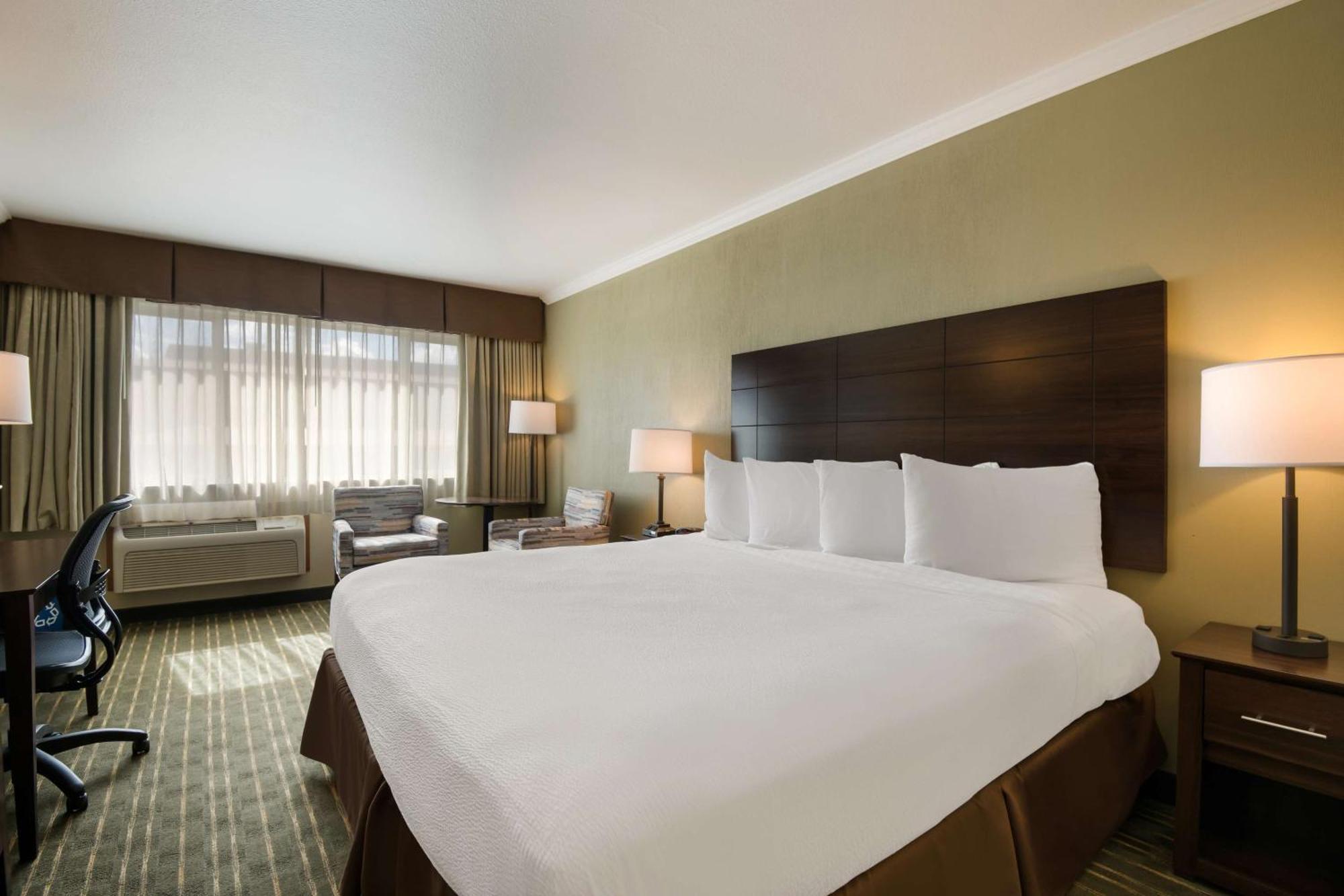 Best Western Holiday Hotel Coos Bay Bagian luar foto