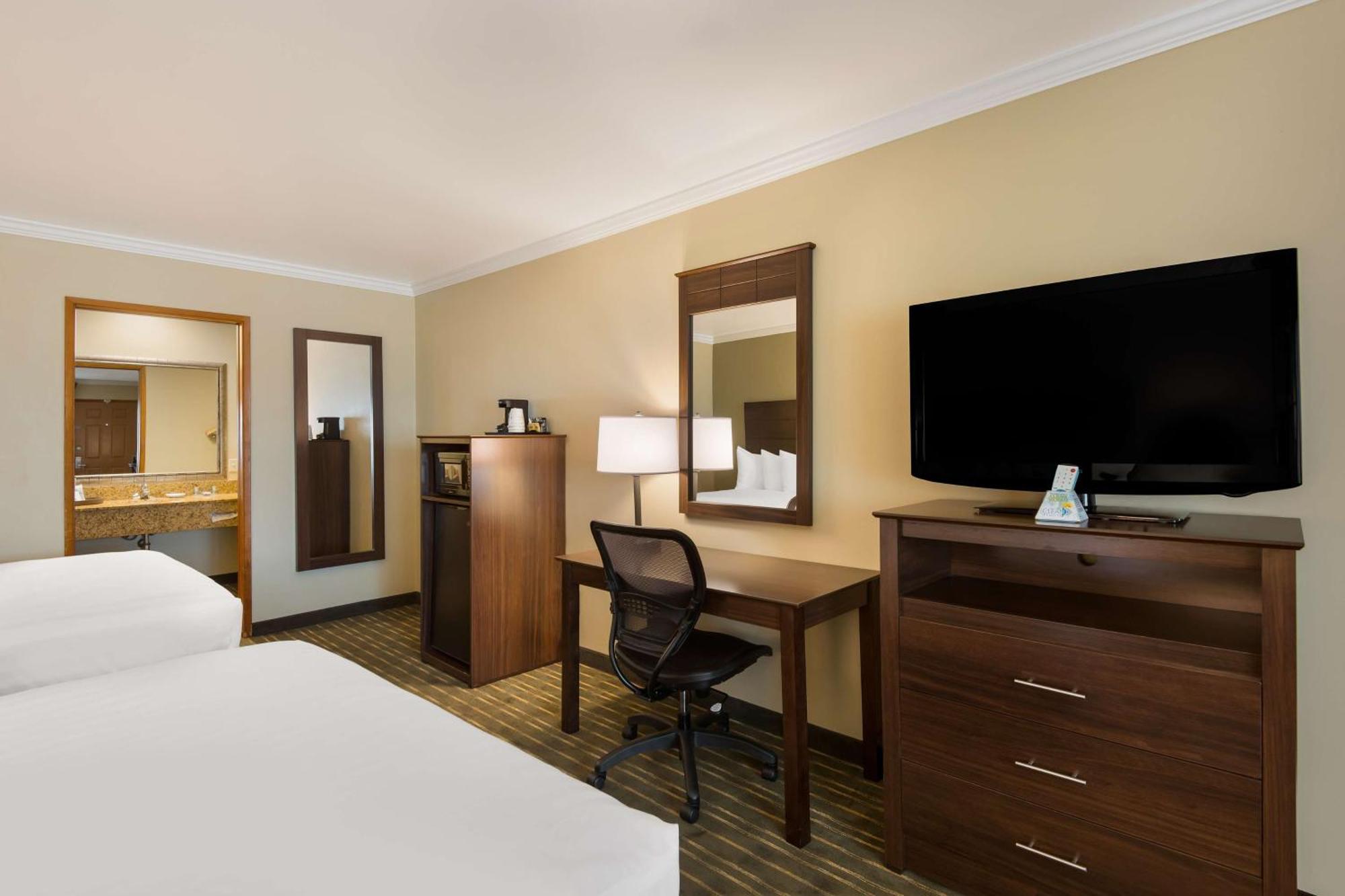 Best Western Holiday Hotel Coos Bay Bagian luar foto