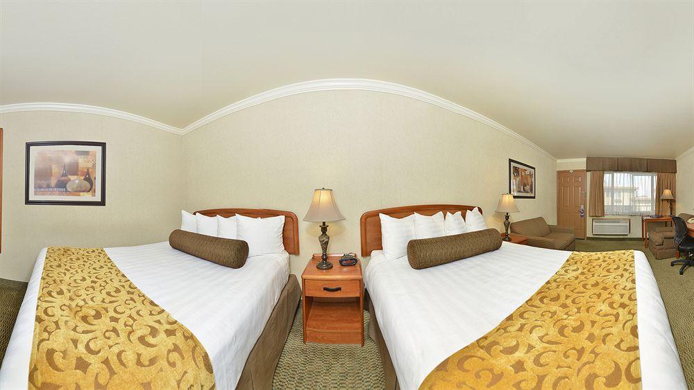 Best Western Holiday Hotel Coos Bay Bagian luar foto
