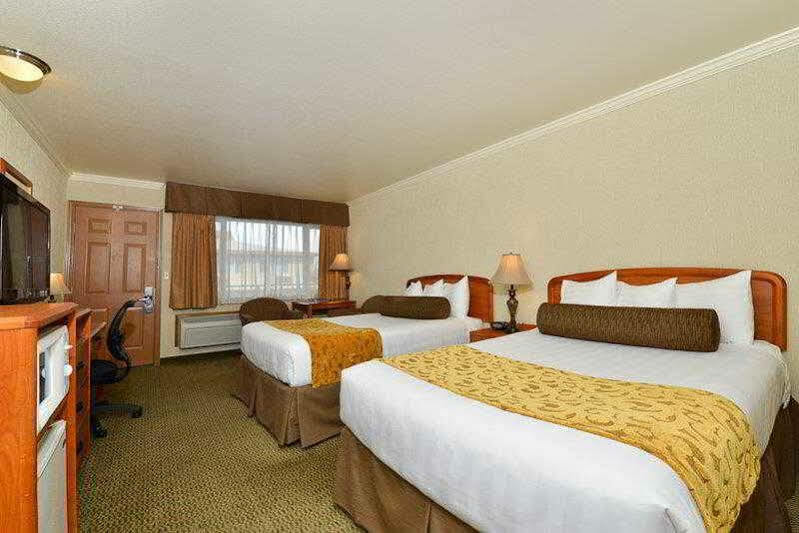 Best Western Holiday Hotel Coos Bay Bagian luar foto